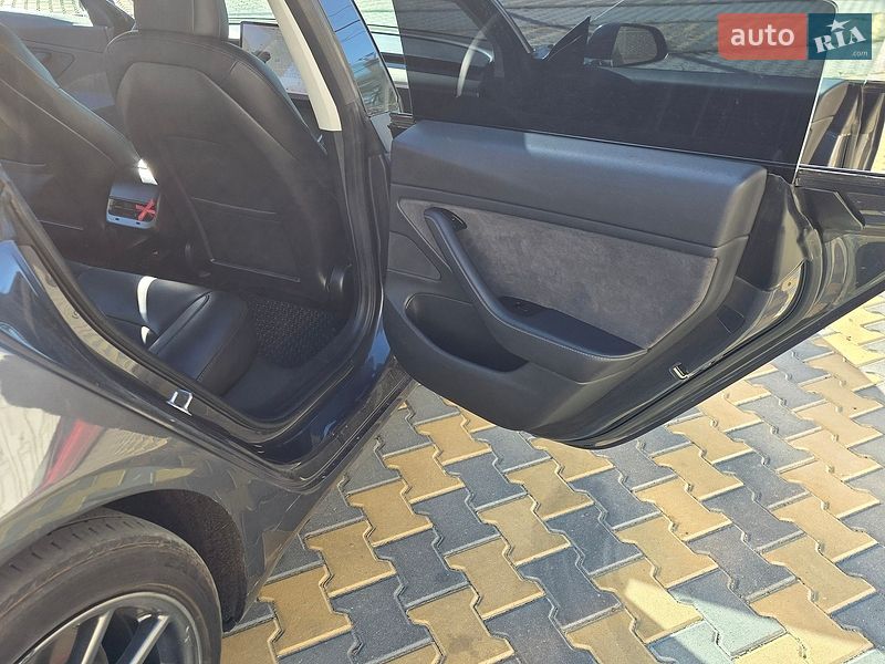 Седан Tesla Model 3 2018 в Одессе