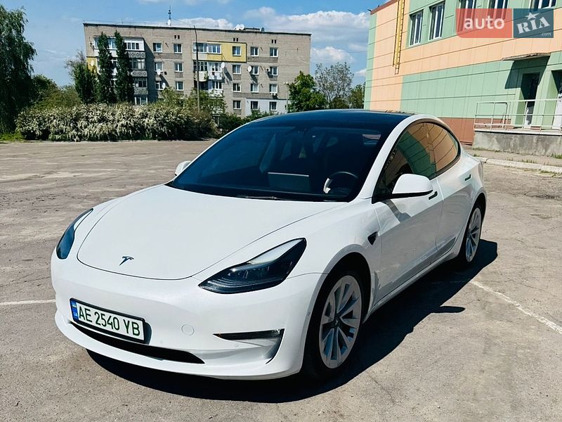 Седан Tesla Model 3 2021 в Верхньодніпровську