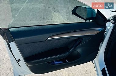 Седан Tesla Model 3 2021 в Верхньодніпровську