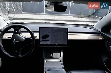 Седан Tesla Model 3 2021 в Самборі
