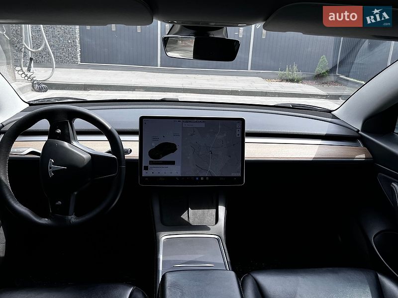 Седан Tesla Model 3 2021 в Самборі