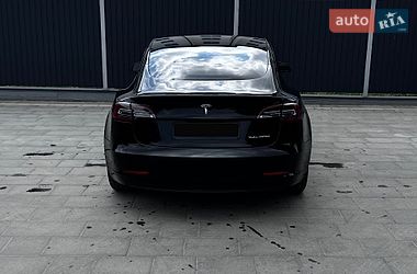 Седан Tesla Model 3 2021 в Самборі