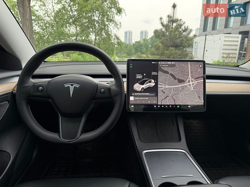Седан Tesla Model 3 2021 в Киеве