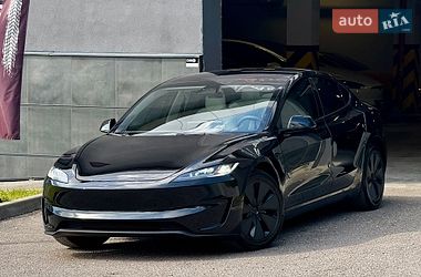 Седан Tesla Model 3 2025 в Харкові