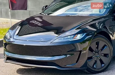 Tesla Model 3 2025