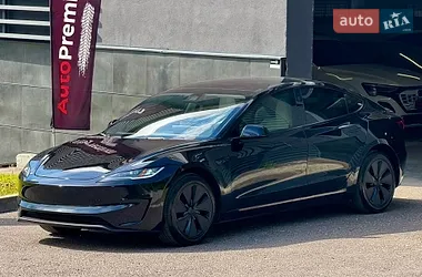 Tesla Model 3 2025