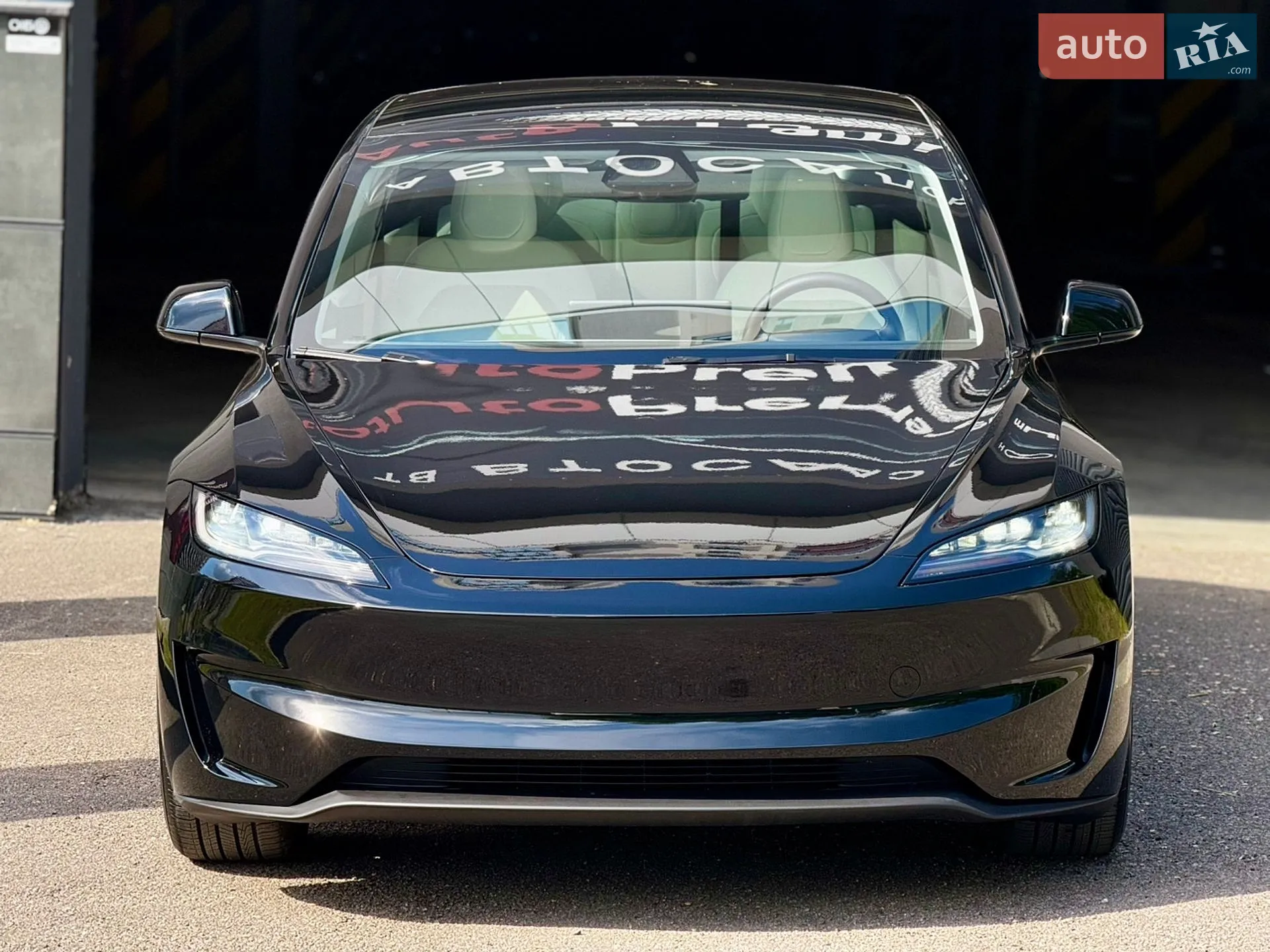 2025 Tesla Model 3 - мініатюра 5