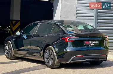 Tesla Model 3 2025
