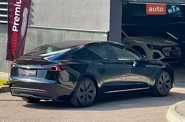 Tesla Model 3 2025