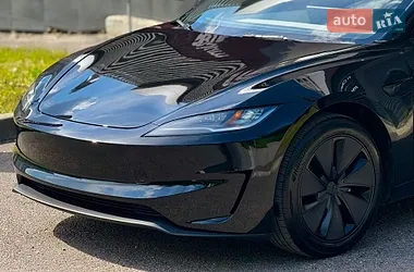 Tesla Model 3 2025