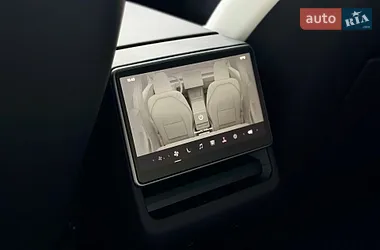 Tesla Model 3 2025