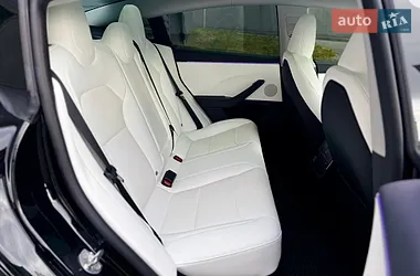 Tesla Model 3 2025