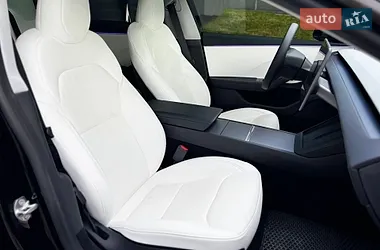 Tesla Model 3 2025