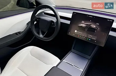 Tesla Model 3 2025