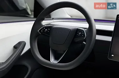 Tesla Model 3 2025