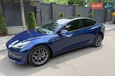 Седан Tesla Model 3 2022 в Києві