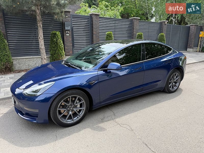 Tesla Model 3 2022