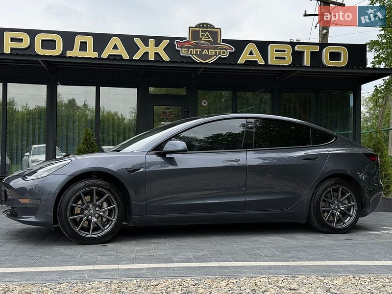 Седан Tesla Model 3 2020 в Ивано-Франковске