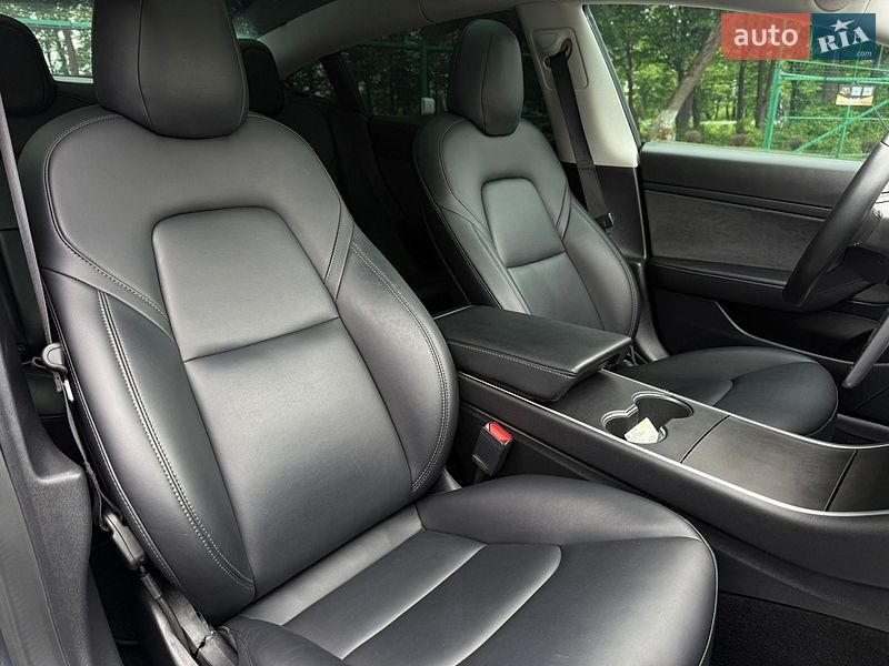Седан Tesla Model 3 2020 в Ивано-Франковске