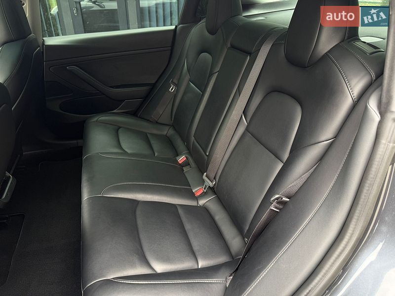 Седан Tesla Model 3 2020 в Ивано-Франковске