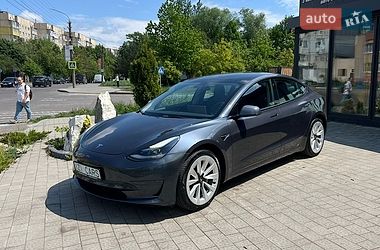 Седан Tesla Model 3 2022 в Львове
