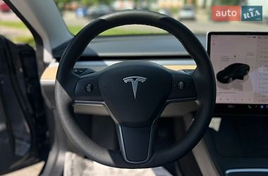 Седан Tesla Model 3 2022 в Львове