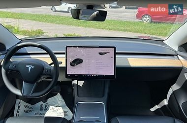 Седан Tesla Model 3 2022 в Львове