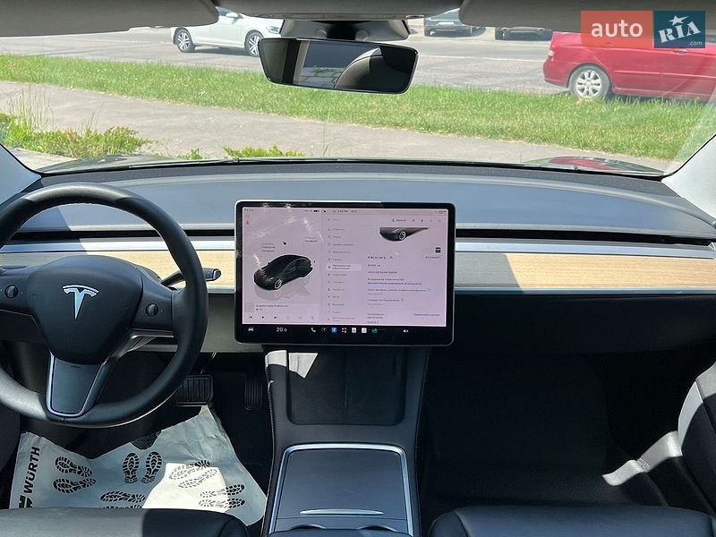 Седан Tesla Model 3 2022 в Львове