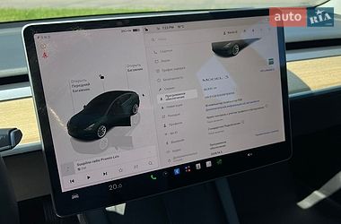 Седан Tesla Model 3 2022 в Львове