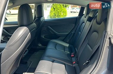 Седан Tesla Model 3 2022 в Львове