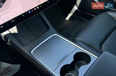 Седан Tesla Model 3 2022 в Львове
