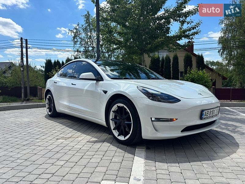 Седан Tesla Model 3 2021 в Вінниці