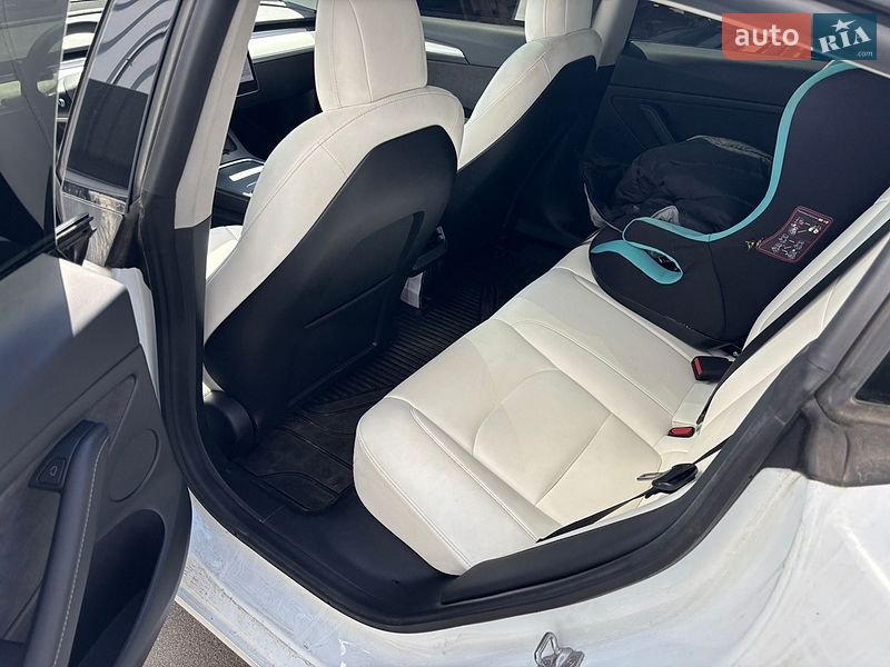 Седан Tesla Model 3 2021 в Вінниці