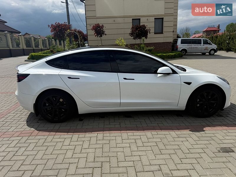 Седан Tesla Model 3 2021 в Золочеве