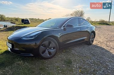 Седан Tesla Model 3 2019 в Калуше