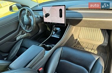 Седан Tesla Model 3 2019 в Калуше