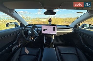 Седан Tesla Model 3 2019 в Калуше