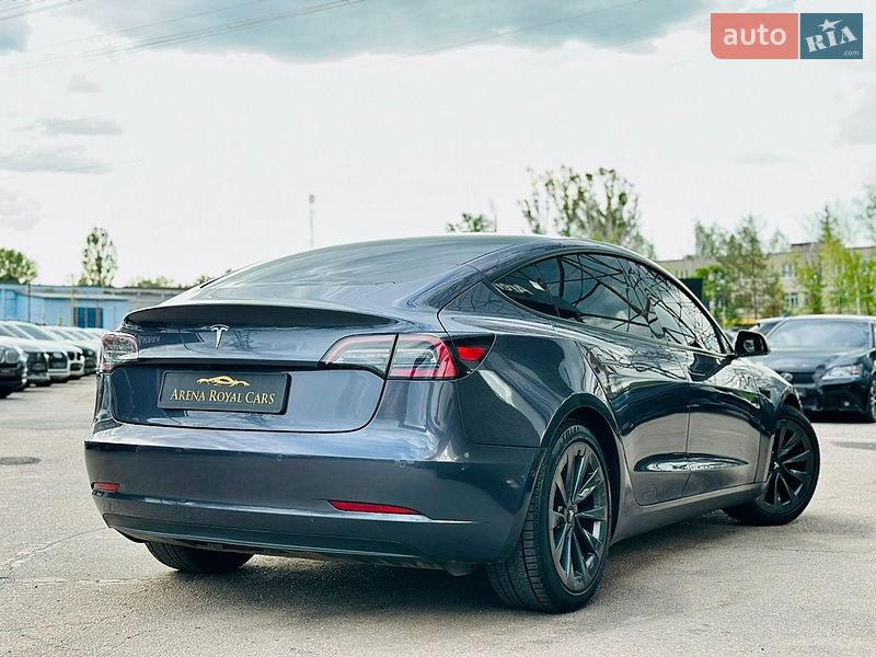 Седан Tesla Model 3 2022 в Харкові