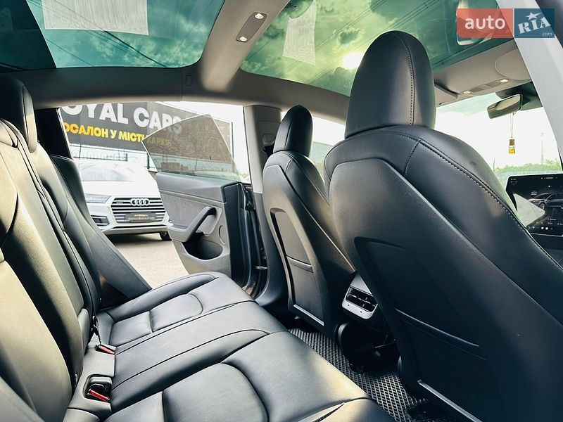 Седан Tesla Model 3 2022 в Харкові