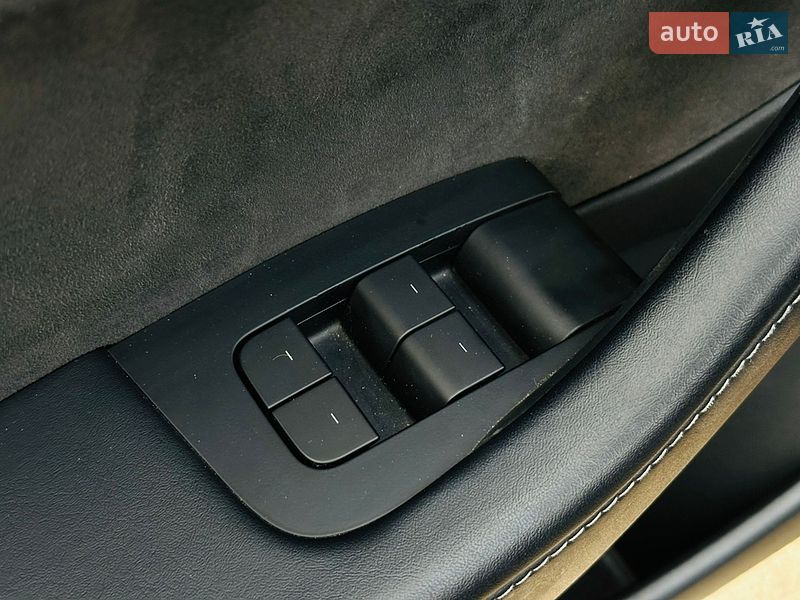 Седан Tesla Model 3 2022 в Харкові