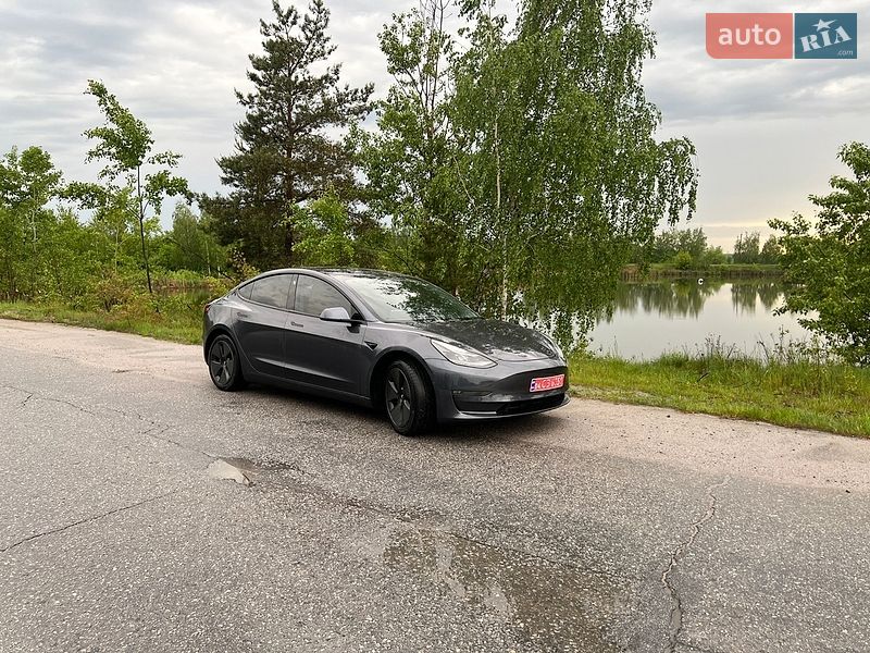 Седан Tesla Model 3 2021 в Калиновке