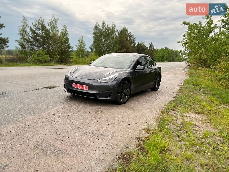 Седан Tesla Model 3 2021 в Калиновке