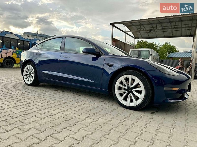 Tesla Model 3 2021