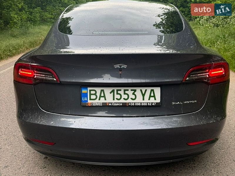 Седан Tesla Model 3 2022 в Кривому Озері