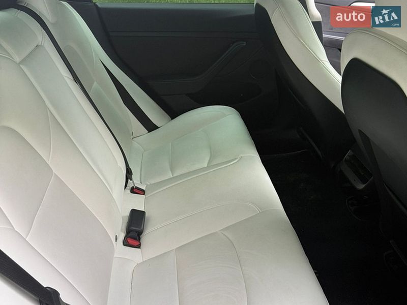 Седан Tesla Model 3 2022 в Кривому Озері