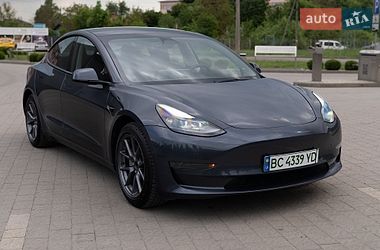 Седан Tesla Model 3 2022 в Дрогобыче