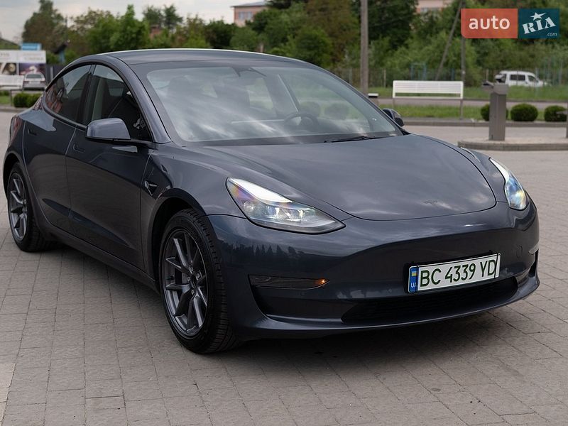 Седан Tesla Model 3 2022 в Дрогобыче