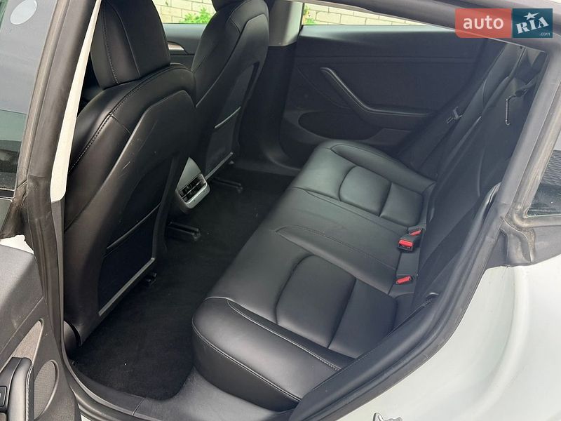 Седан Tesla Model 3 2022 в Дніпрі
