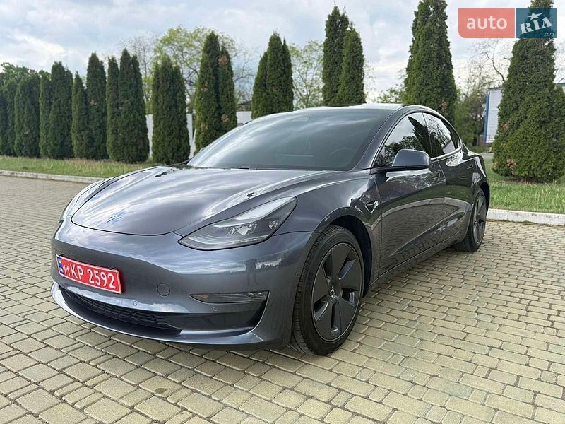 Tesla Model 3 2020