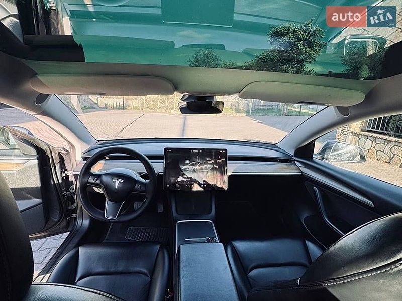 Седан Tesla Model 3 2022 в Надворной